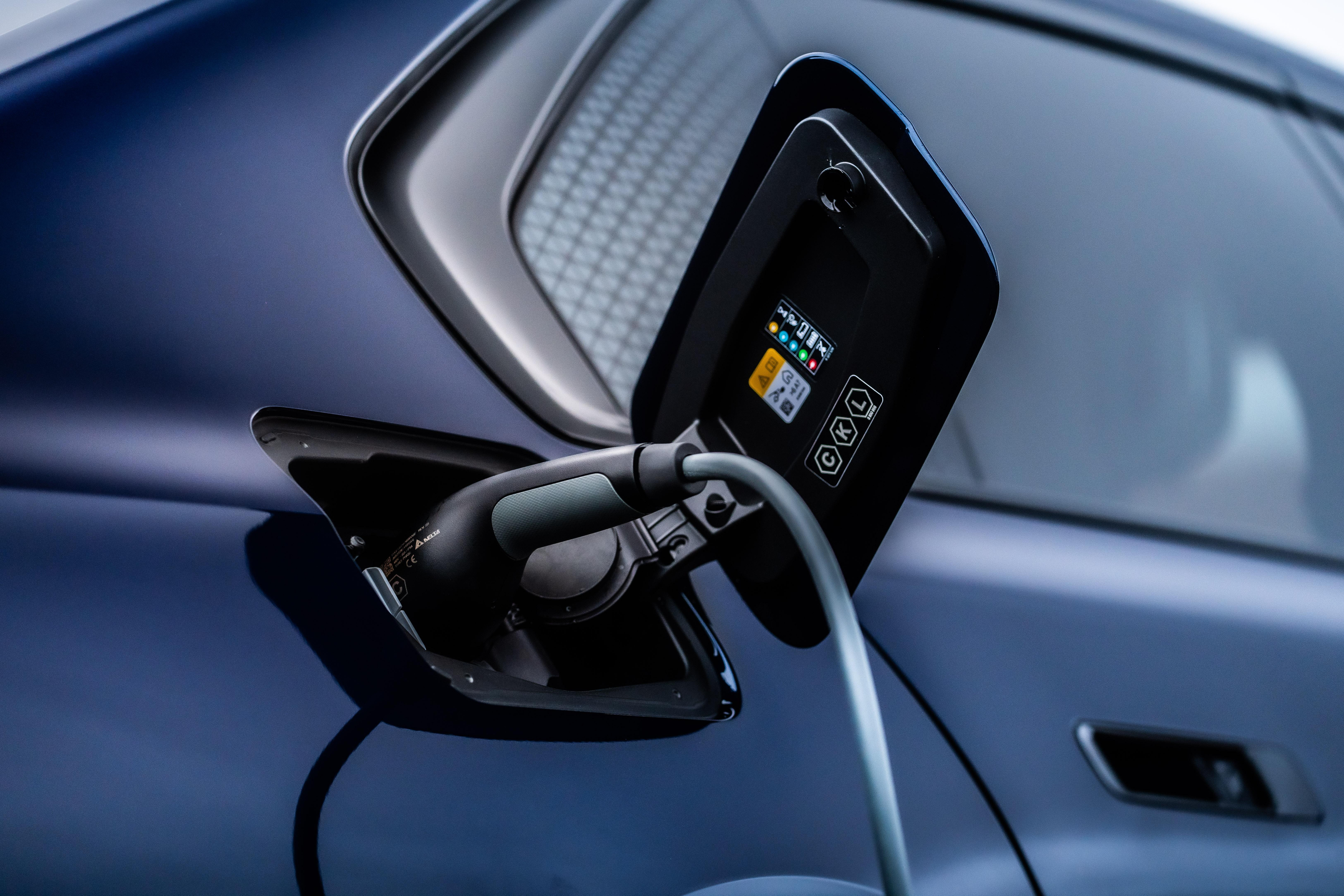 How much can I expect to pay for charging an electric car?